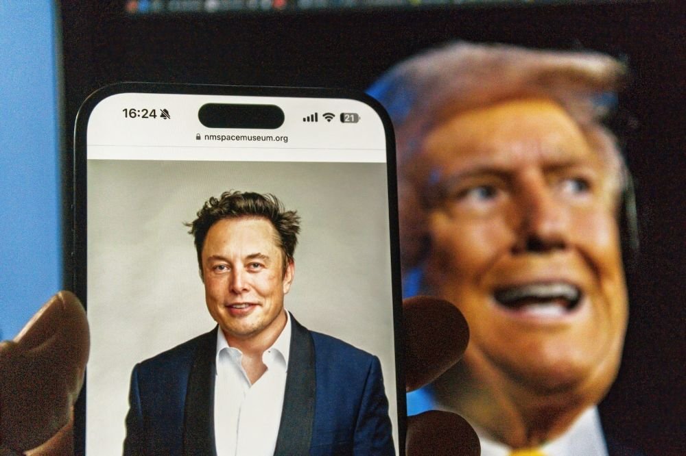 Bernie Sanders: Elon Musk Supports neo-Nazi parties around the world
